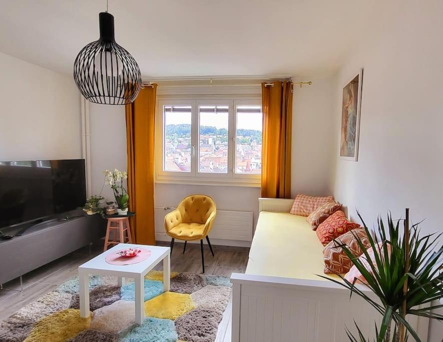 Chic Appartement Au Centre Ville La Chaux De Fonds ภายนอก รูปภาพ